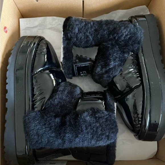 UGG Black Classic Boots - Picture 4 of 4